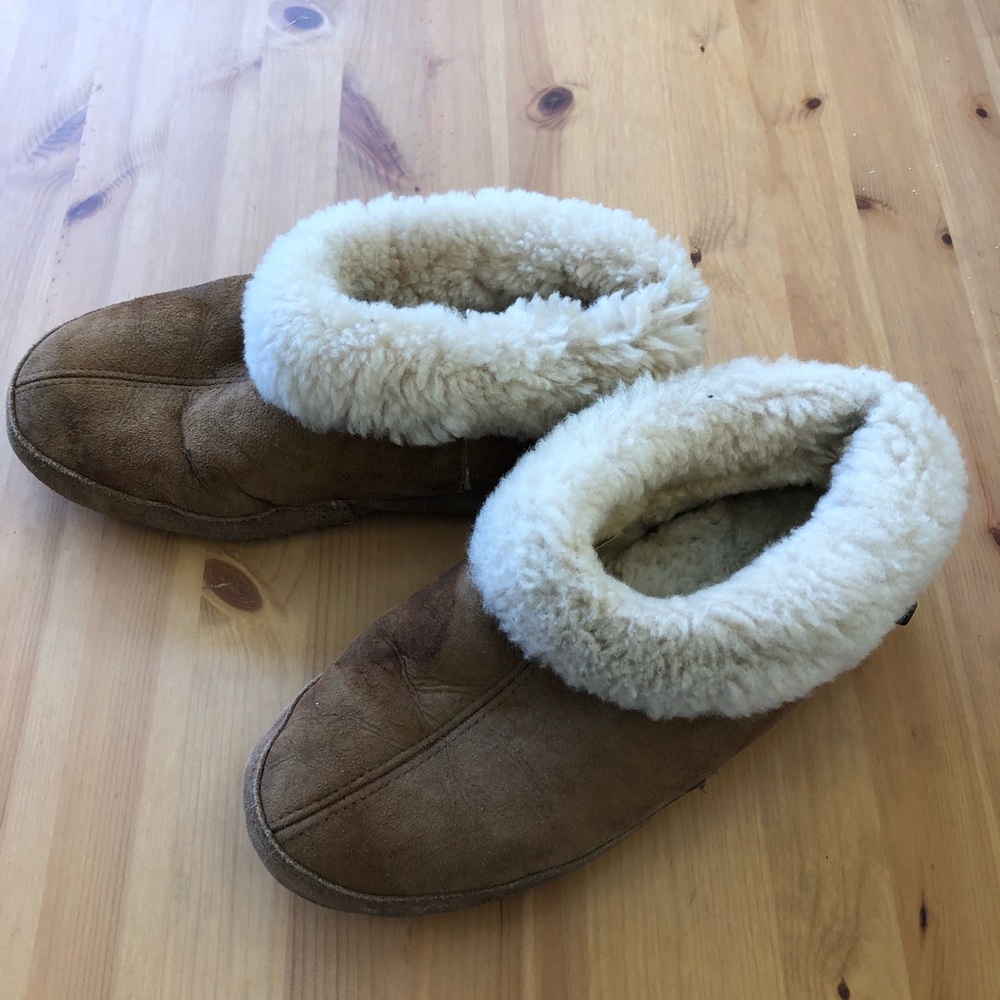 REI Shearling and Sheep Fur Suede Booties Sz 10